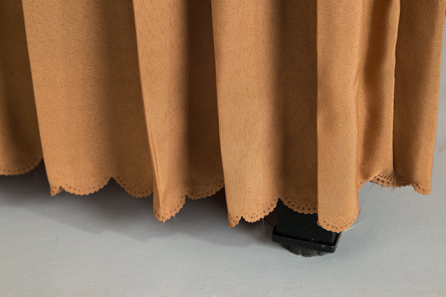 table skirt details (2)